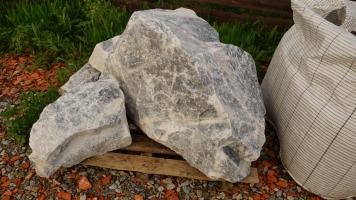 rzezby_kamienne_glazy11